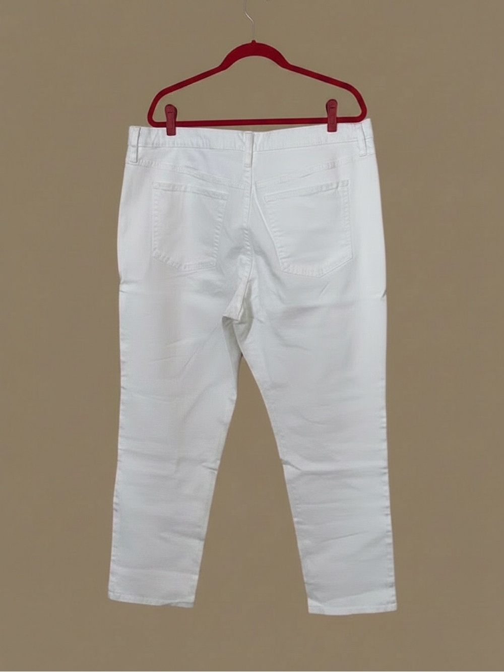Terra & Sky Pure White Straight Leg Jeans • NWT• 22"Waist, 31"Inseam, 14" Rise - Picture 6 of 7